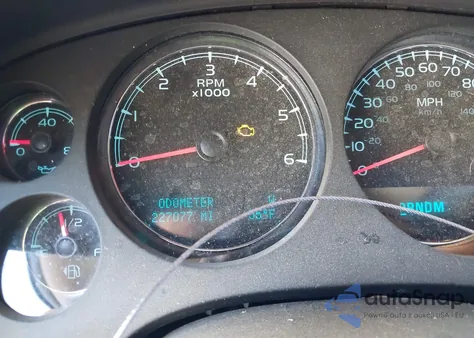 2011 GMC Yukon Xl 1500 Denali z USA, uszkodzony, nr VIN 1GKS2MEF4BR204875